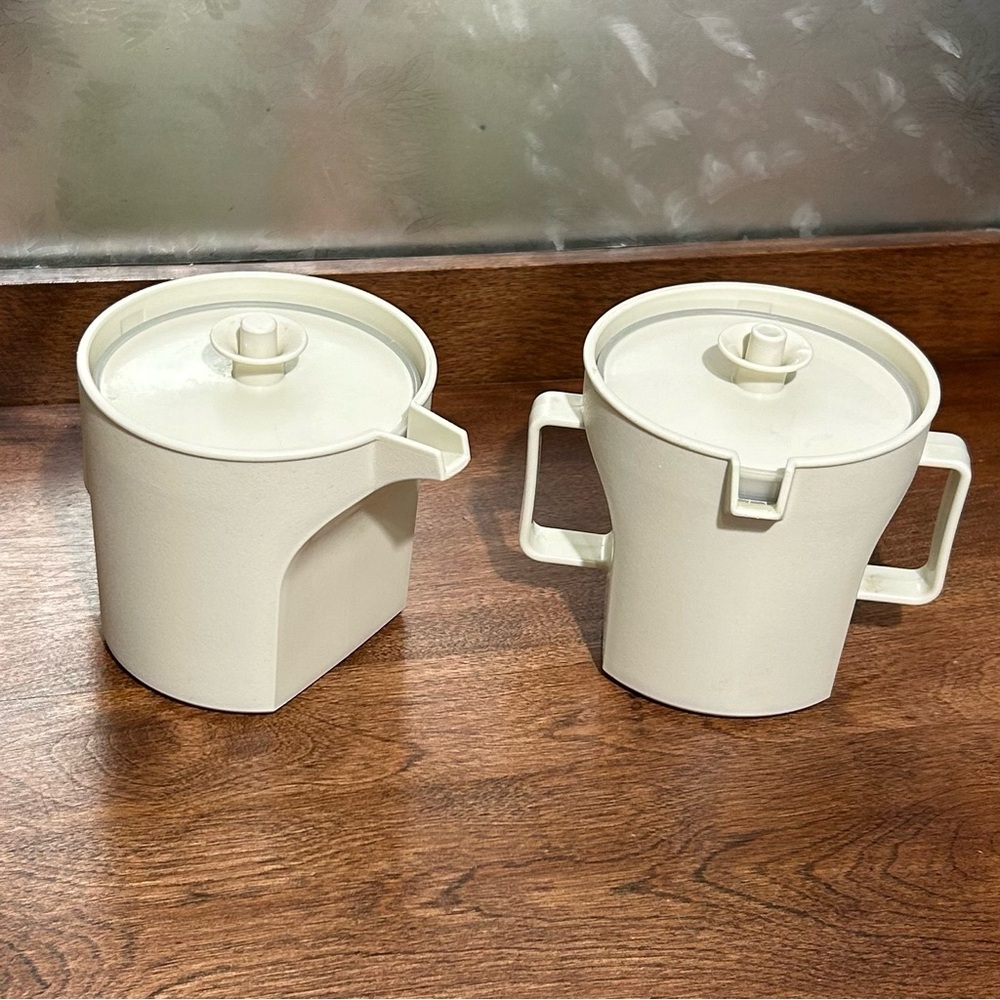 🟢 3/$25 Vintage Tupperware Press n’ Seal Cream & Sugar Set - Almond/Tan